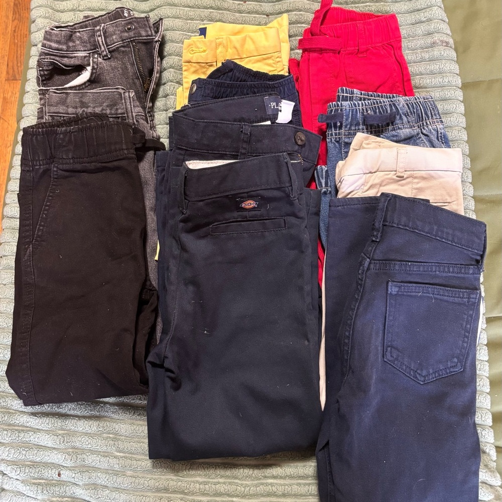 16 pair of brand named boys jeans/ slacks size 7. Great condition